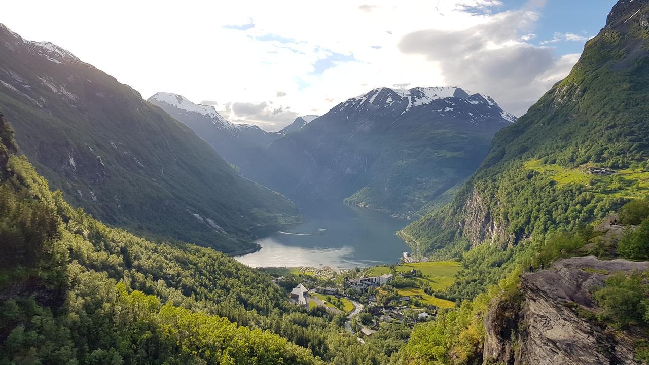 Blatind Boutique Hotel Stordal Exterior photo